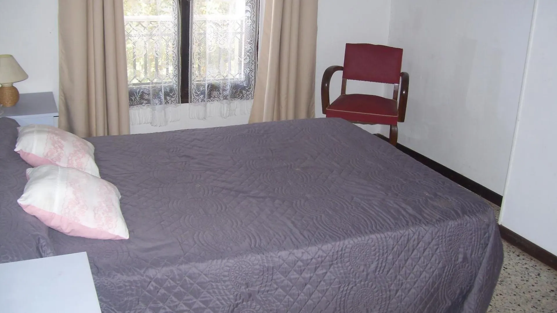 Holiday home Location Maison Domaine Viticole Avec Piscine Flassans-sur-Issole France