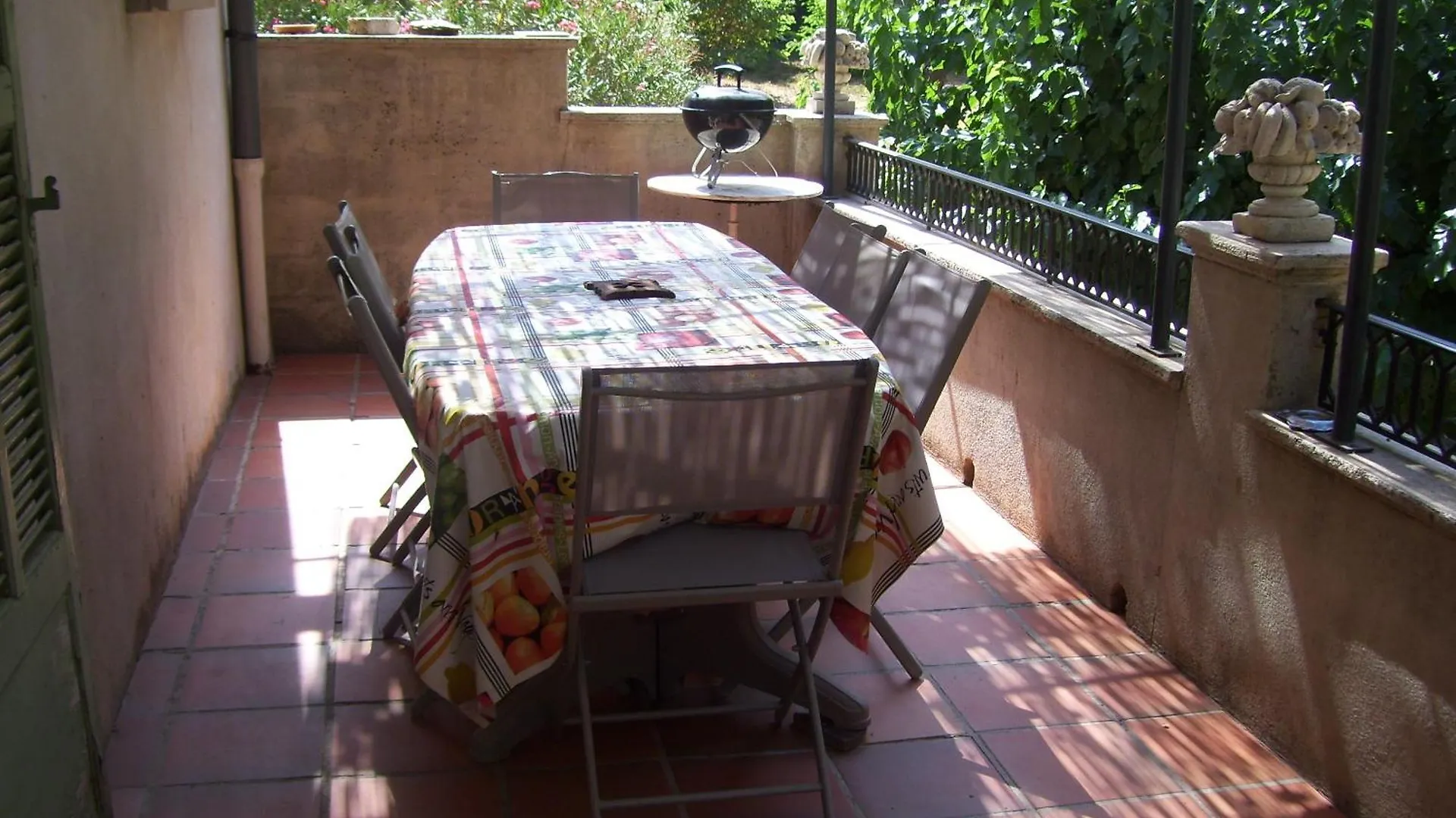 Location Maison Domaine Viticole Avec Piscine Flassans-sur-Issole 0*,  France