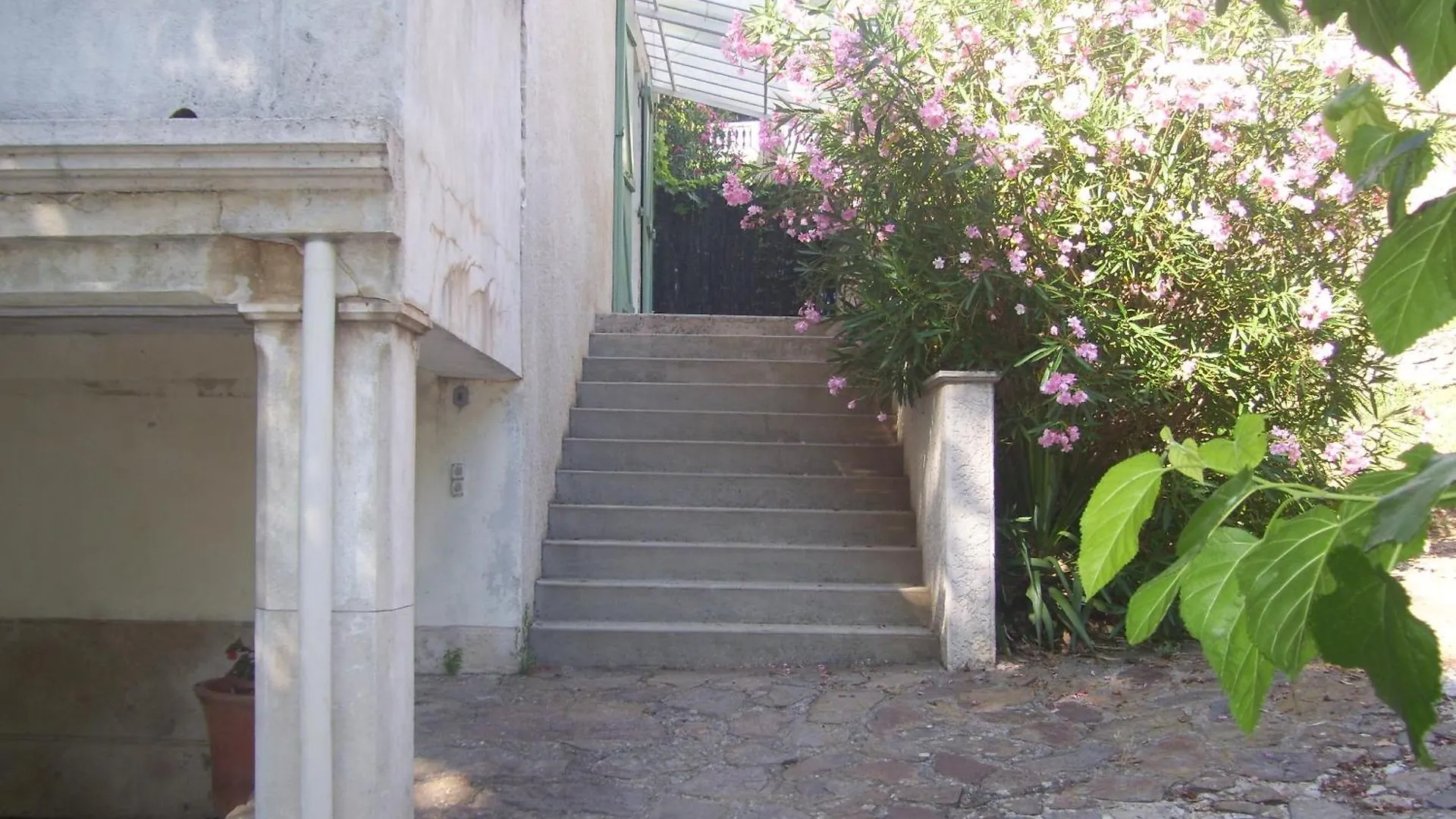 Location Maison Domaine Viticole Avec Piscine Flassans-sur-Issole Holiday home