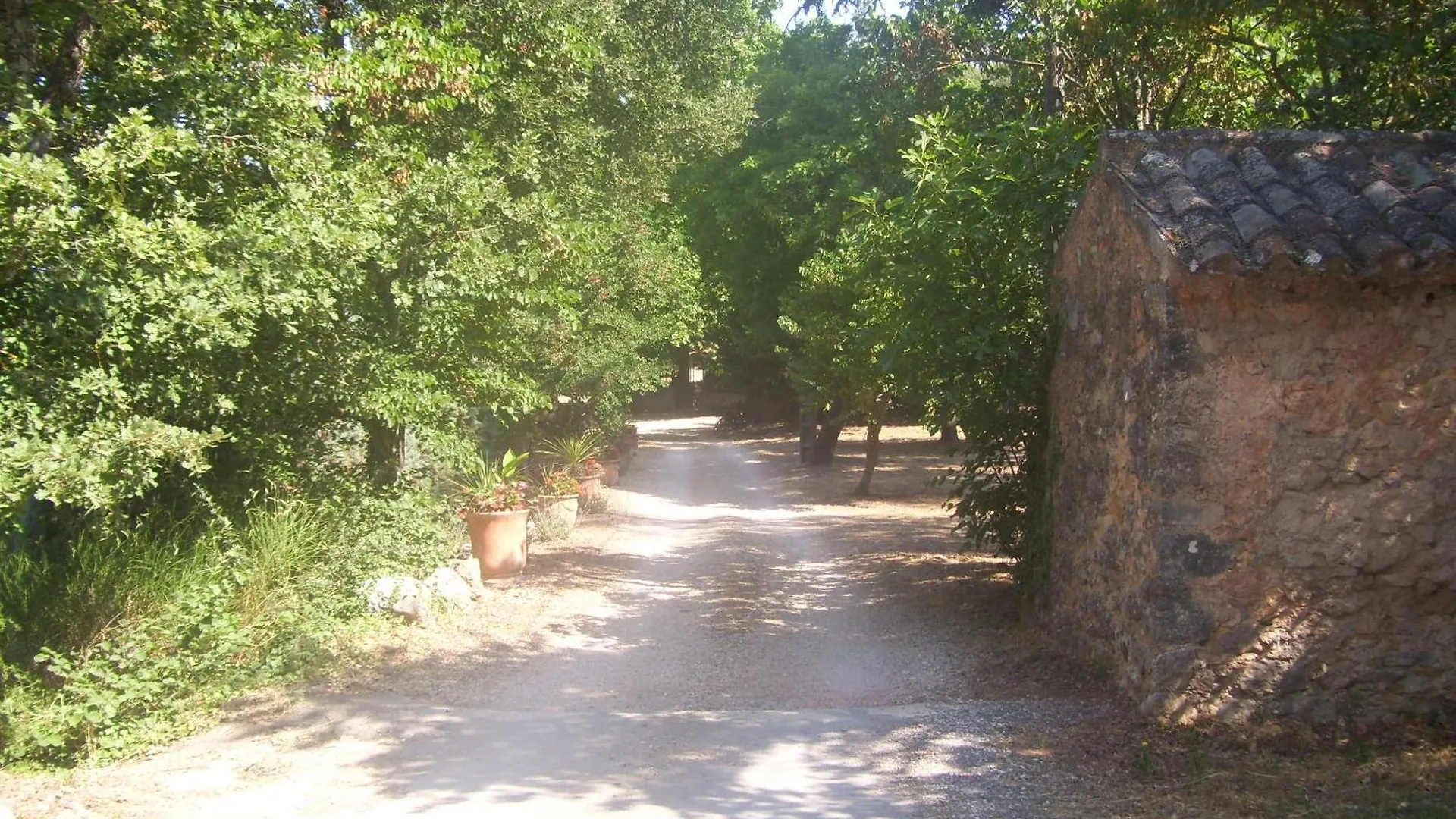 Holiday home Location Maison Domaine Viticole Avec Piscine Flassans-sur-Issole France
